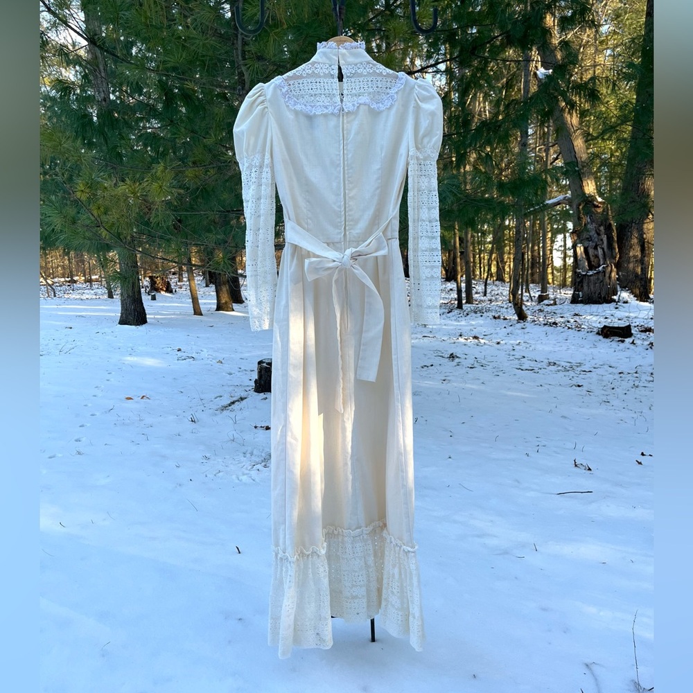70s Lanz Victorian Style Ivory Dress - Picture 12 of 16